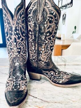 JB Dillon cowboy boots -dark brown/ cream stitching size 6.5 - 🤠 ($299 retail)